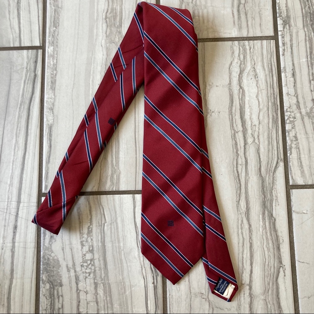 Givenchy tie. EUC like new